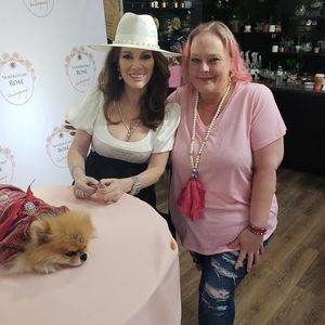 Meet your Posher, Dana